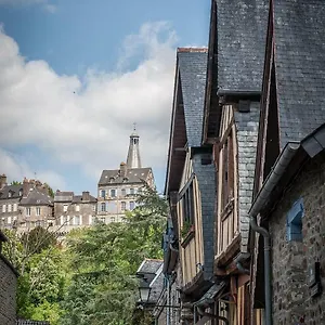 Bed & Breakfast Particulier Le Mercier De Montigny -une Nuit Sur Les Remparts-, Fougères